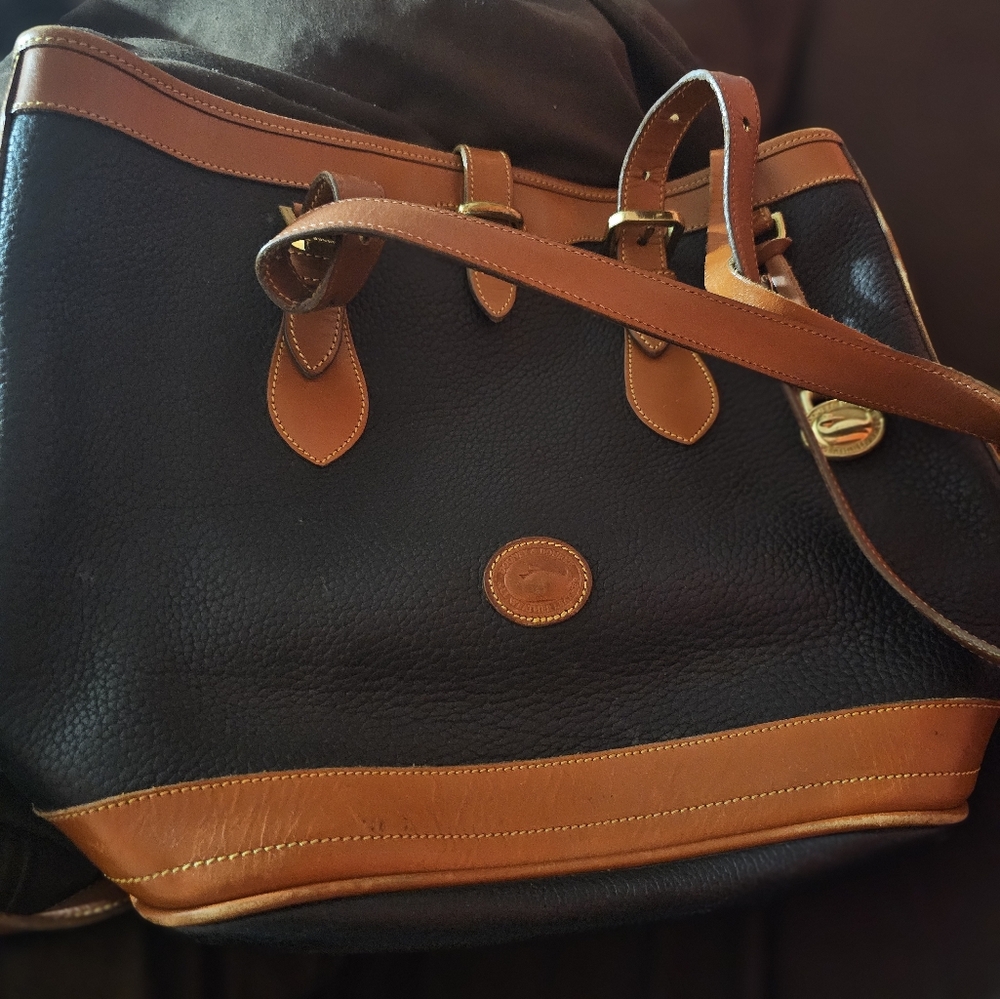 Dooney and Bourke shoulder bag.